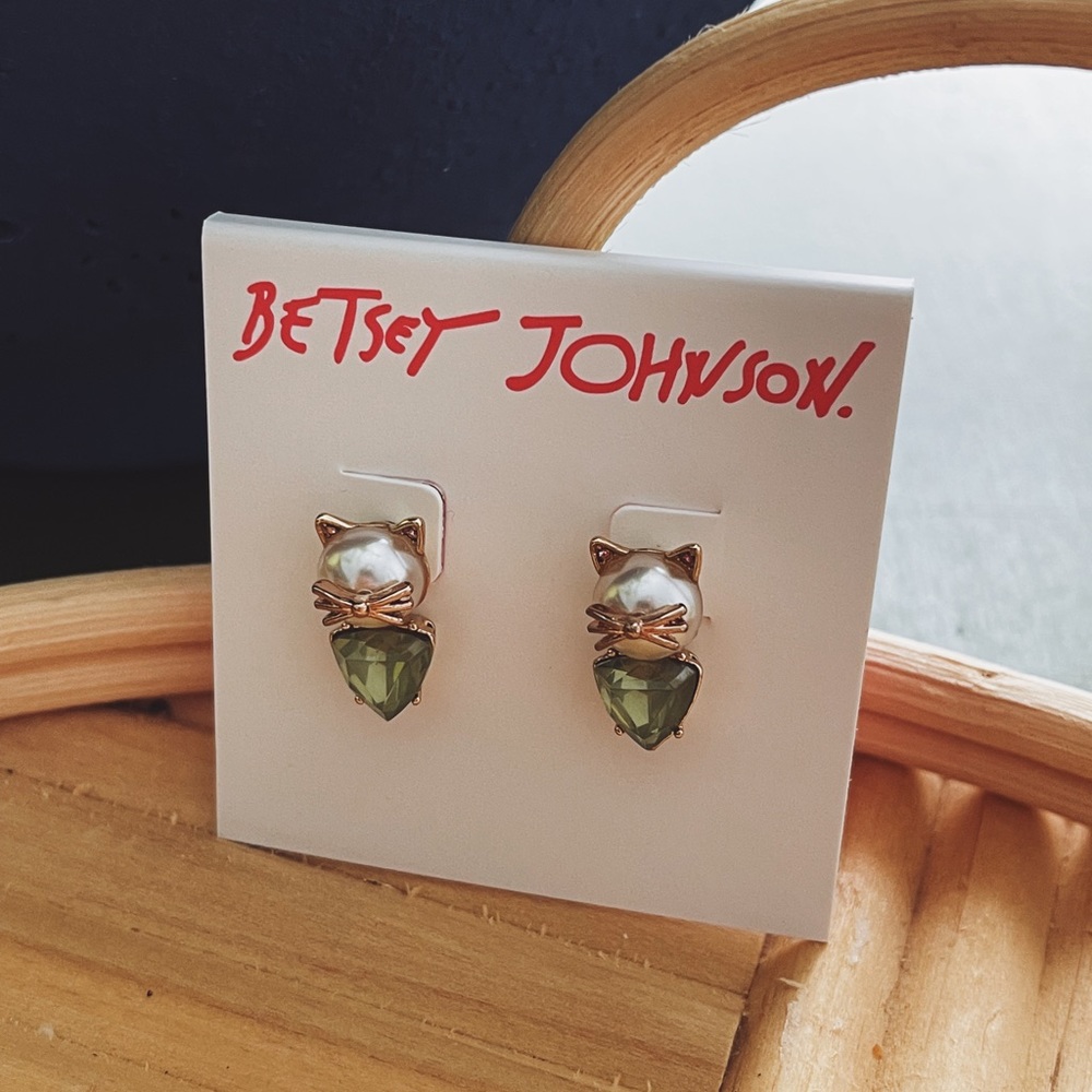 Betsey Johnson Pearl Cat Stud Earrings